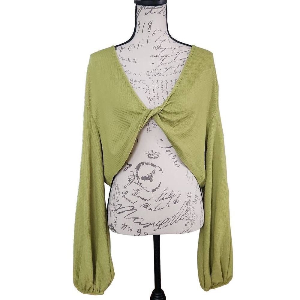 Shein Curve Women's Size 4XL Green Long Sleeve Twist Front Crop Top
